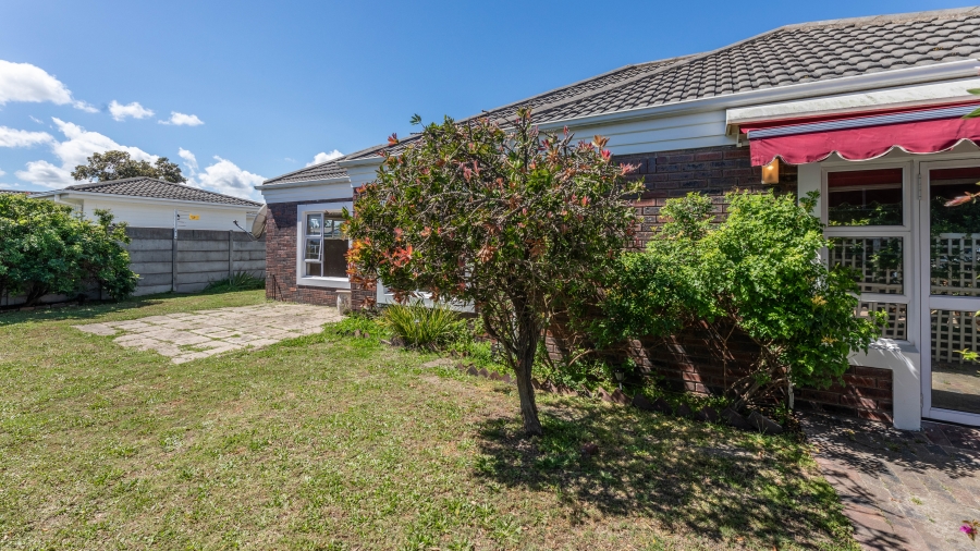 2 Bedroom Property for Sale in Parklands Western Cape